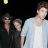 Miley Cyrus assiste au concert de son papa Billy Ray Cyrus avec son chéri Liam et sa maman Tish, le vendredi 31 août 2012 à West Hollywood.