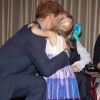 La petite Hope Willis sous le charme du prince Harry aux WellChid Awards, à l'hôtel Intercontinental de Londres, le 3 septembre 2012.