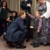 Le prince Harry rencontre l'étonnant petit Alexander Logan aux WellChid Awards, à l'hôtel Intercontinental de Londres, le 3 septembre 2012.