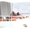 Jay-Z, Beyoncé et leur fille Blue Ivy sur un yacht dans le sud de la France le 4 septembre 2012
