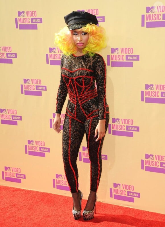 Nicki Minaj en combinaison et souliers Christian Louboutin lors des MTV Video Music Awards. Los Angeles, le 6 septembre 2012.