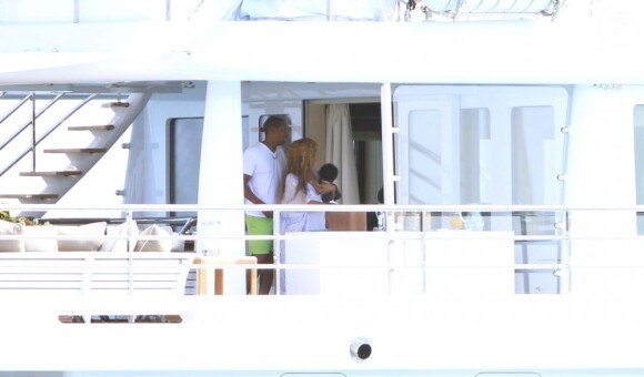 Beyoncé et son mari Jay-Z profitent de leurs vacances sur leur yacht le 4You à Cagnes-sur-Mer, le 6 septembre 2012