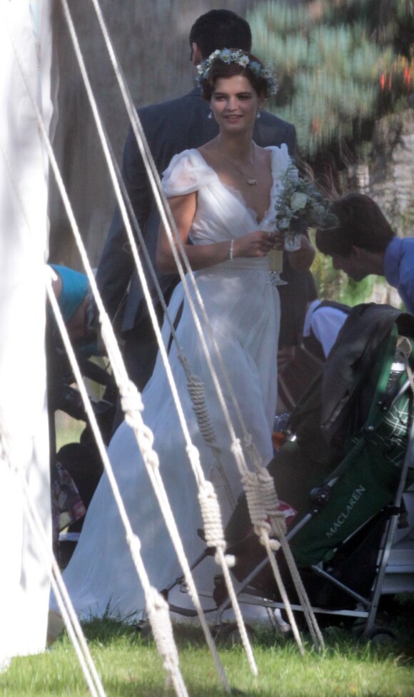 Pixie Geldof très élégante au mariage de sa soeur Peaches le 8 septembre 2012 à Faversham