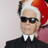 Karl Lagerfeld présente sa collection spéciale pour la marque de cosmétiques Shu Uemura, à Paris, le 11 septembre 2012.