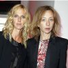 Sandrine Kiberlain et Sylvie Testud à l'Espace Commines où Karl Lagerfeld présentait sa collection spéciale pour la marque de cosmétiques Shu Uemura, à Paris, le 11 septembre 2012.