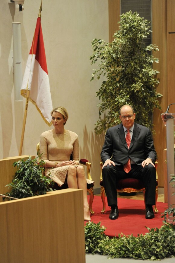 Albert de Monaco et Charlene à l'inauguration du nouveau siège du Conseil National monégasque, le 12 septembre 2012.