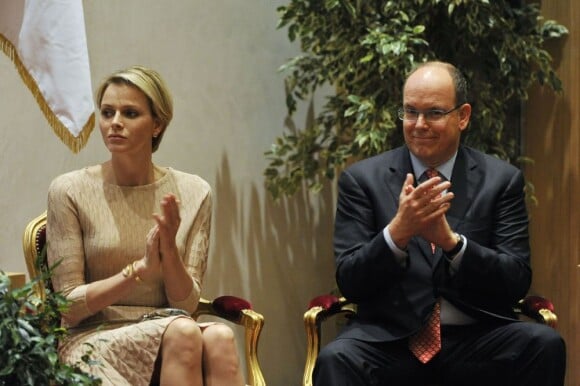 Albert de Monaco et Charlene à l'inauguration du nouveau siège du Conseil National monégasque, le 12 septembre 2012.