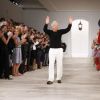 Le créateur Ralph Lauren, applaudi à l'issue de son défilé printemps-été 2013. New York, le 13 septembre 2012.