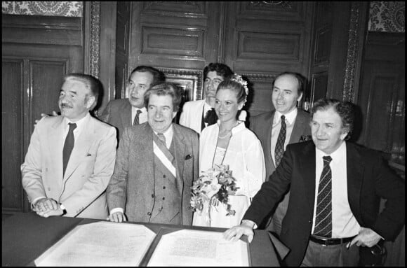 Jean-Pierre Darras, le jour de son mariage civil. Invités Daniel Ceccaldi et Pierre Mondy - 19/05/1983
