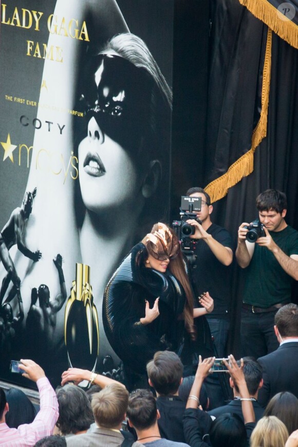 Lady Gaga au lancement de son parfum Fame dans un magasin Macy's à New York, le 14 septembre 2012.