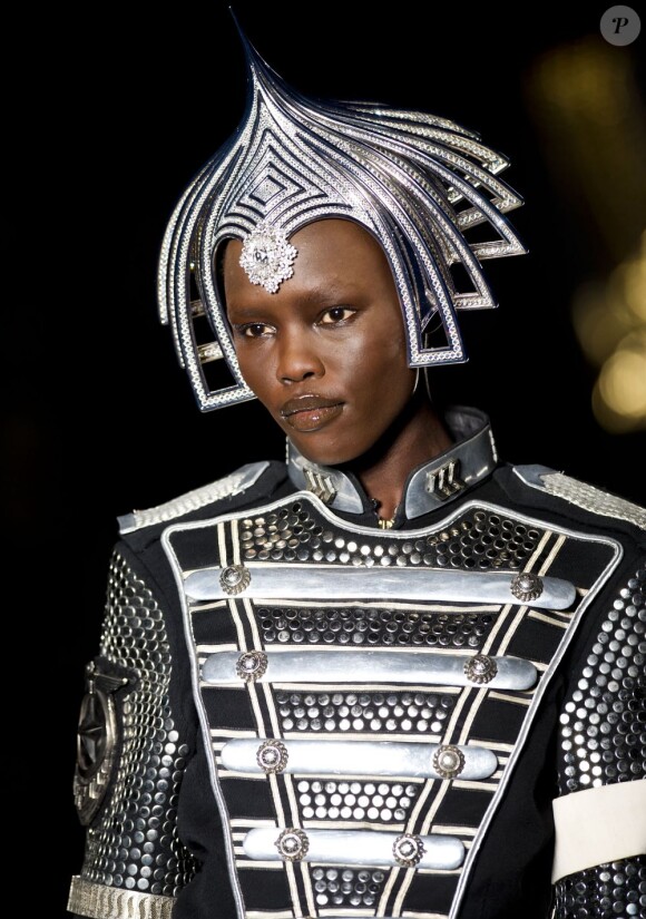 Défilé Philip Treacy à Londres, le 16 septembre 2012.