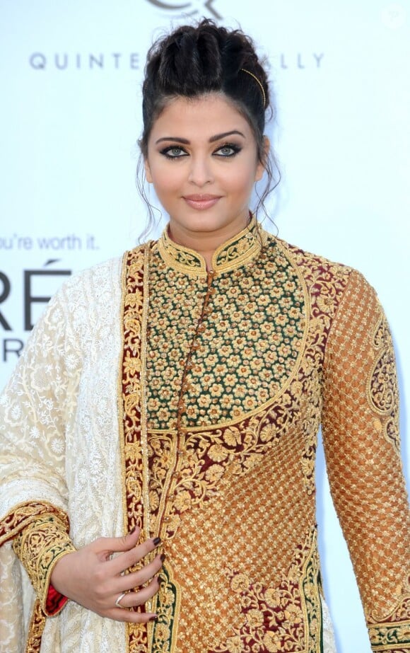 L'actrice indienne Aishwarya Rai lors du gala de l'amfAR à Antibes le 24 mai 2012