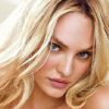 La sublime Candice Swanepoel pose pour Victoria's Secret.