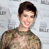 Anne Hathaway lors du New York City Ballet Gala célébrant le créateur de mode Valentino le 20 septembre 2012