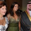 La reine Silvia et la princesse Madeleine de Suède ont croisé le prince Abdul-Aziz bin Talal et la princesse Sara bint Talal lors de la soirée de gala de la Mentor Foundation USA à Washington le 20 septembre 2012.