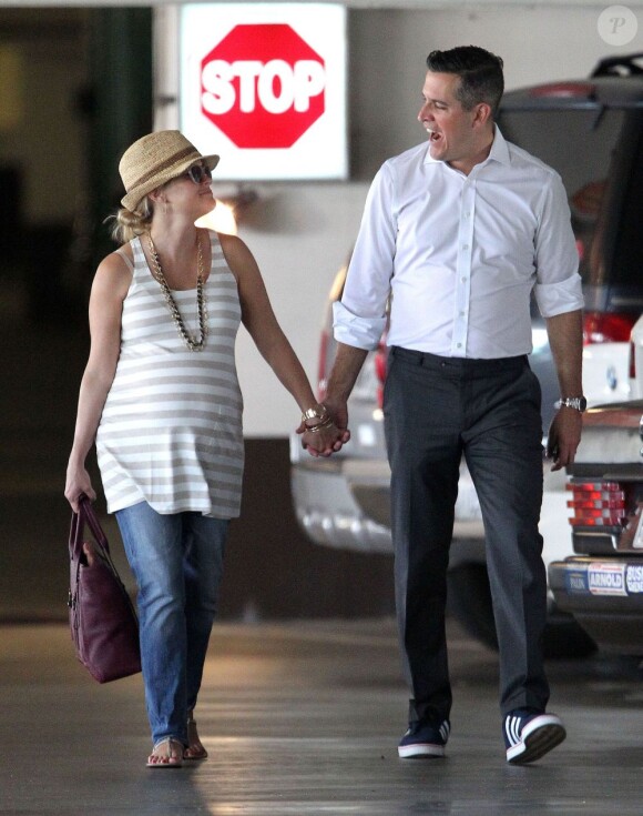 Reese Witherspoon et Jim Toth à Santa Monica, Los Angeles, le 21 septembre 2012.