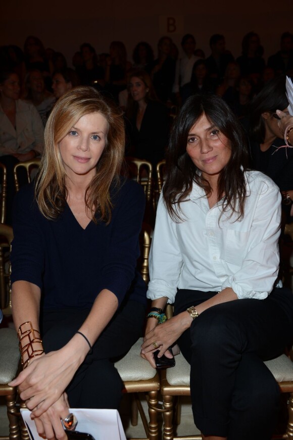 Virginie Mouzat et Emmanuelle Alt au premier rang du défilé Versace printemps-été 2013. Milan, le 21 septembre 2012.