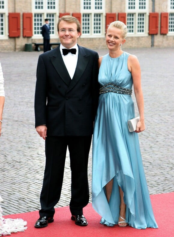 Le prince Friso et la princesse Mabel en juillet 2011 au mariage du prince Albert et de la princesse Charlene.
Le prince Friso d'Orange-Nassau, dans le coma depuis février 2012 après avoir été pris dans une avalanche à Lech am Arlberg, s'est brièvement réveillé sous le regard de sa femme la princesse Mabel, en septembre 2012.