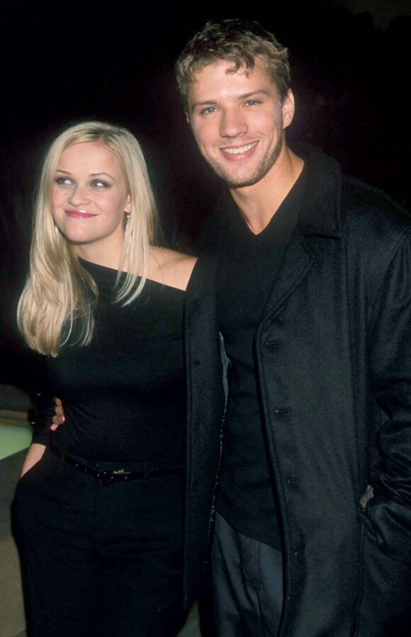 Reese Witherspoon et Ryan Phillippe en 2000. Les deux acteurs formaient l'un des couples les plus glamour d'Hollywood