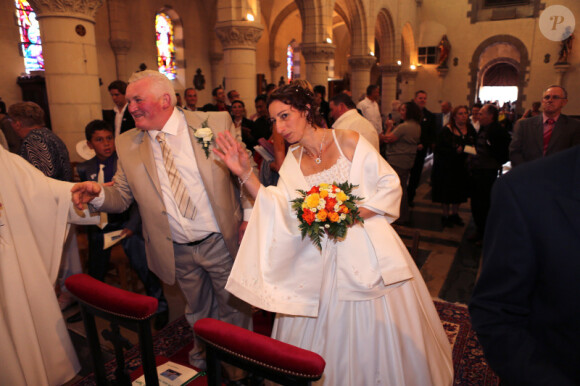 Thierry Olive et Annie lors de leur mariage religieux en l'église de Gavray, le 14 septembre 2012