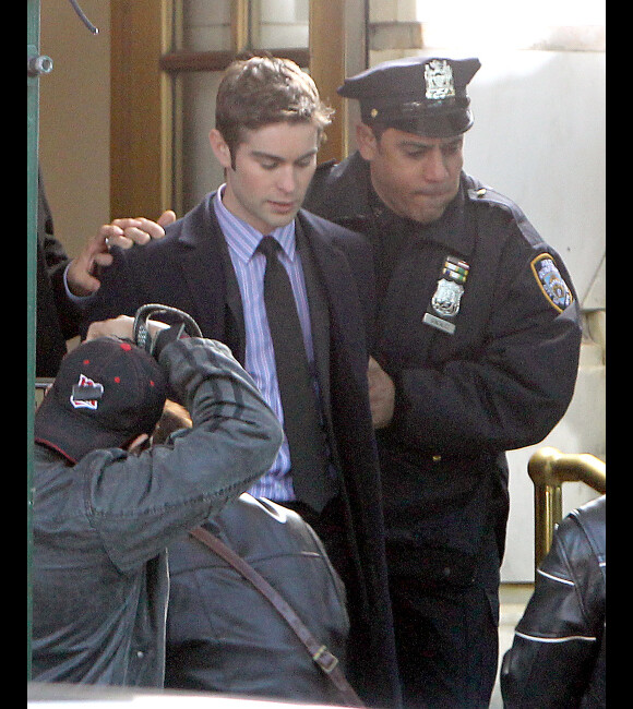 Chace Crawford alias Nate est arrêté sur le tournage de la série Gossip Girl, à New York, le 1er octobre 2012. Que lui arrive-t-il ?