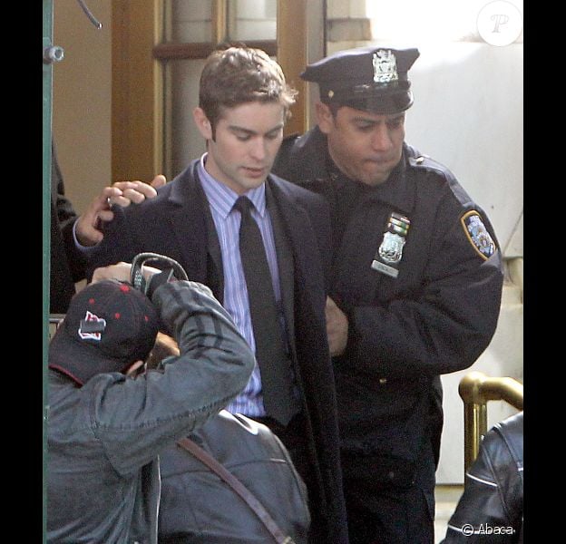 Chace Crawford alias Nate est arrêté sur le tournage de la série Gossip Girl, à New York, le 1er octobre 2012. Que lui arrive-t-il ?