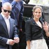 Jennifer Lopez arrive au Grand Palais pour le défilé Chanel en compagnie de son amoureux Casper Smart le 2 octobre 2012