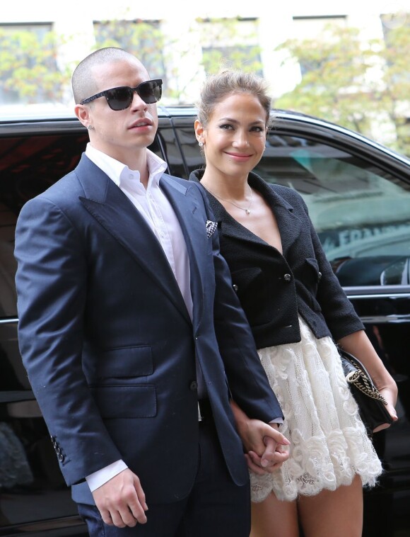 Jennifer Lopez arrive au Grand Palais pour le défilé Chanel le 2 octobre 2012