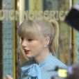 L'Américaine Taylor Swift dans une boulangerie pour le tournage de son nouveau clip à Paris, le 1er octobre 2012.