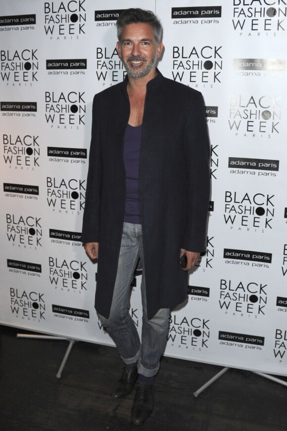 Anderson, coiffeur officiel de la Black Fashion Week, assiste à la soirée d'ouverture de l'événement au Buddha Bar. Paris, le 4 octobre 2012.