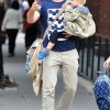 Liev Schreiber part chercher ses enfants à l'école, à New York, le mercredi 3 octobre 2012.