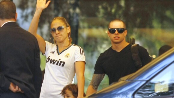 Jennifer Lopez : Avec ses jumeaux Max et Emme, fans de foot à Madrid !