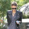 Jessica Alba à Santa Monica arrive à ses bureaux le 9 octobre 2012 dans un look rock et stylé