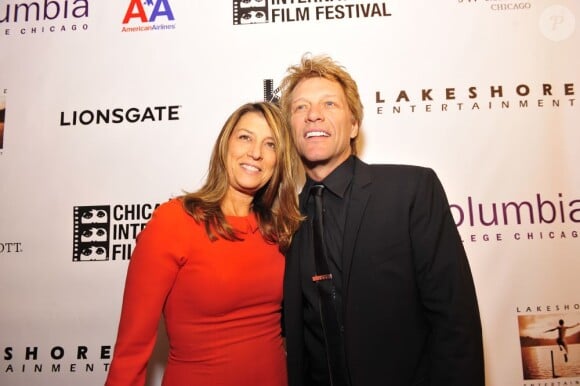 Jon Bon Jovi et sa femme  Dorothea Hurley lors de l'avant-première de Stand Up Guys lors du 48e Chicago International Film Festival au Harris Theater de Chicago le 11 octobre 2012