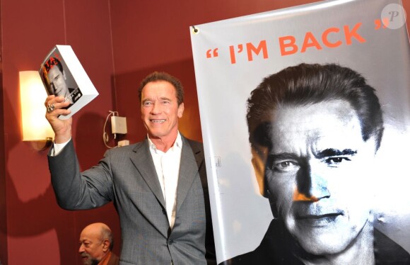 Arnold Schwarzenegger, de retour à Paris le 12 octobre 2012 lors d'une conférence de presse pour la sortie de son autobiographie Total Recall à l'hôtel Lutetia