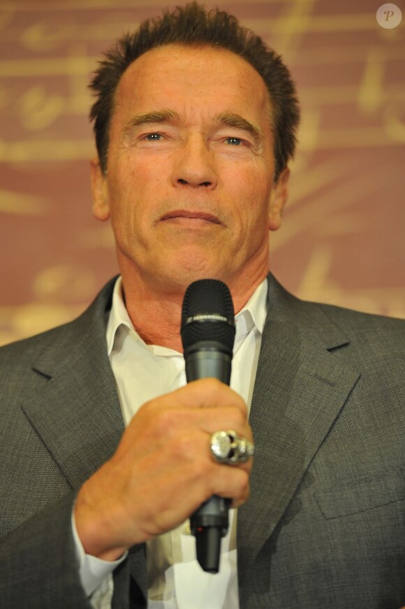 Arnold Schwarzenegger à Paris le 12 octobre 2012 lors d'une conférence de presse pour la sortie de son autobiographie Total Recall à l'hôtel Lutetia