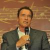 Arnold Schwarzenegger en pleine confidences à Paris le 12 octobre 2012 lors d'une conférence de presse pour la sortie de son autobiographie Total Recall à l'hôtel Lutetia
