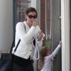 Jennifer Garner reprend son rôle de maman après une parenthèse working girl à Washington et emmène sa fille Seraphina à son cours de karaté. Santa Monica, le 12 octobre 2012.