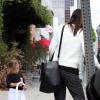 Jennifer Garner va chercher sa fille Seraphina à son cours de karaté. Santa Monica, le 12 octobre 2012.