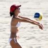 Exclusif - Alessandra Ambrosio, volleyeuse sexy sous le soleil de Malibu. Le 14 octobre 2012.