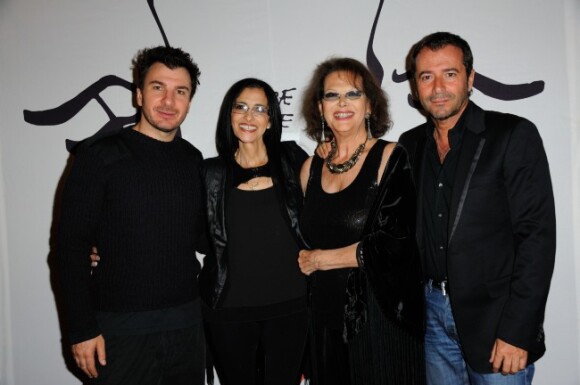 Michaël Youn, Deborah, Claudia Cardinale et Bernard Montiel durant le 19e Festival annuel Faire Face à l'Opéra d'Avignon le 13 octobre 2012