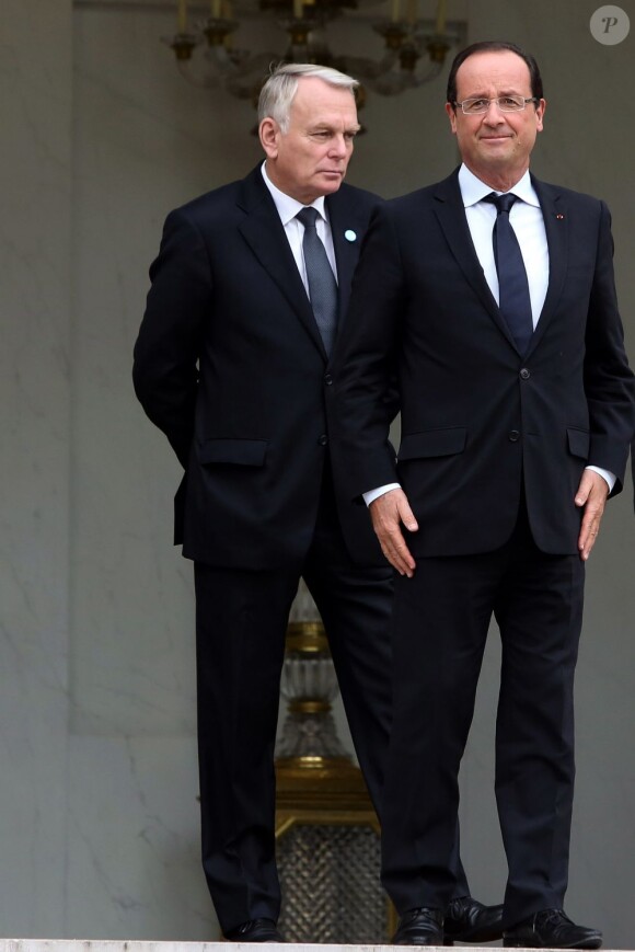 François Hollande et Jean-Marc Ayrault sur le parvis de l'Elysée, le 10 octobre 2012.