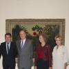 Carmen Cervera, baronne Thyssen, avec le roi Juan Carlos et la reine Sofia d'Espagne lors du 20e anniversaire du Musée Thyssen à Madrid le 8 octobre 2012.