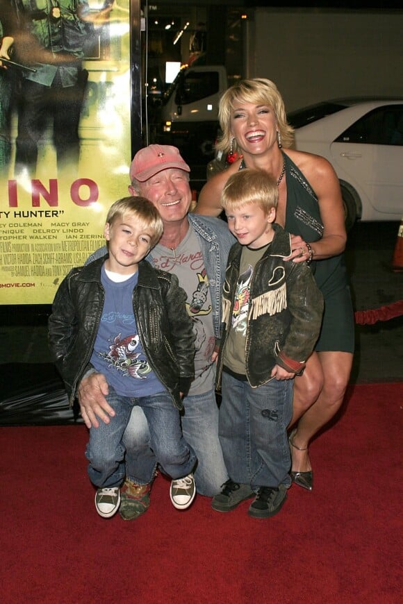 Tony Scott, sa femme Donna et leurs enfants Max et Frank à Hollywood en 2005.