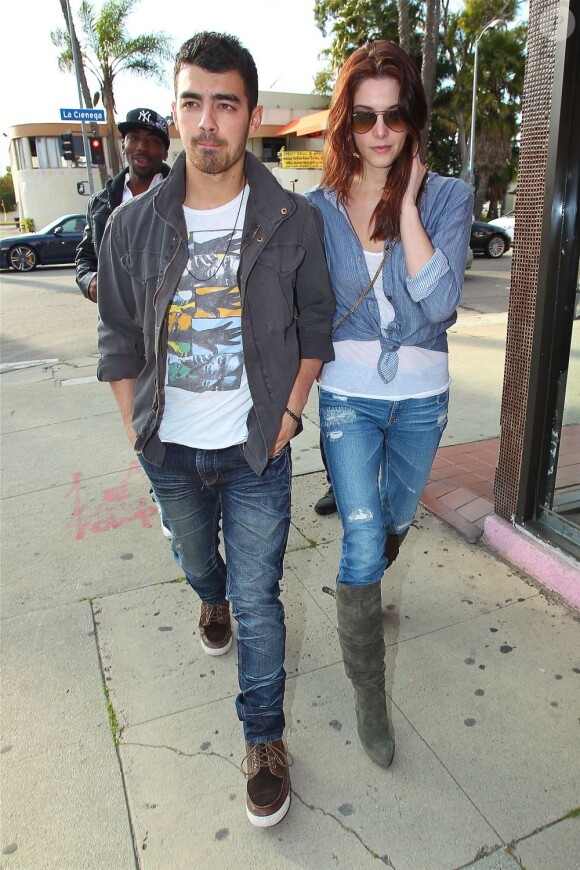 Ashley Greene et Joe Jonas à Los Angeles le  24 février 2011.