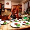 Delphine Wespiser prépare un menu 100% végétarien dans Un Dîner presque parfait sur M6