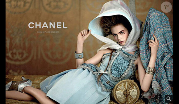 La jeune britannique Cara Delevingne, Marie-Antoinette décadente dans la campagne Croisière 2013 de Chanel