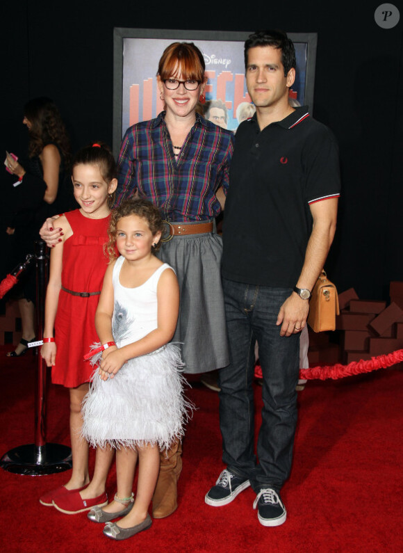 Molly Ringwald assiste, en famille, à l'avant-première du film Les Mondes de Ralph (Wreck it Ralph), à Hollywood, le lundi 29 octobre 2012.