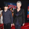 Jamie Lee Curtis et son fils Thomas à la première de Wreck-it Ralph (Les Mondes de Ralph) le 29 octobre 2012 à Los Angeles.