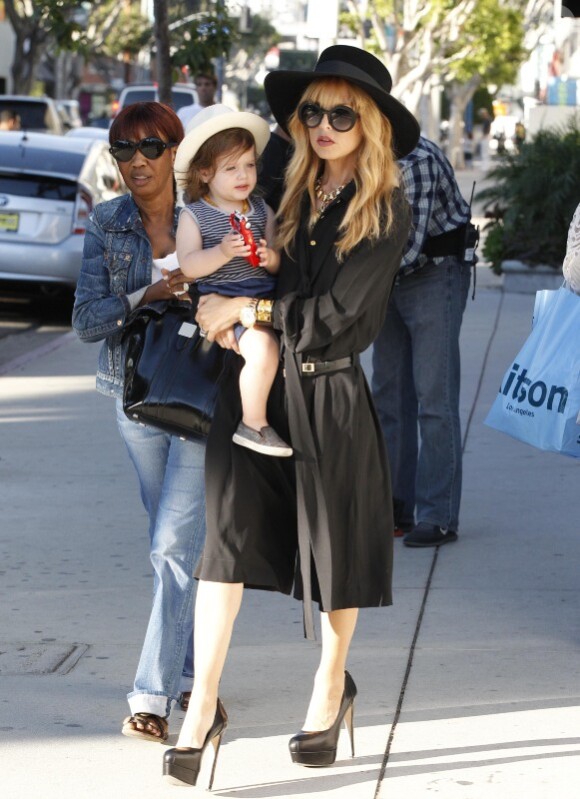 Rachel Zoe et son fils Skyler dans la rue pour une virée shopping à Los Angeles le 29 octobre 2012.